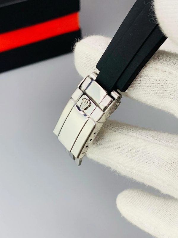 Family Gift Pack of 3 Watches| Daniel Wellington Watch + Apple Logo  | Watches  (Random Color) Daniel Wellington Women’s Watch Movement: Quartz Case Material: Stainless Steel Case Shape: Quality: Copy